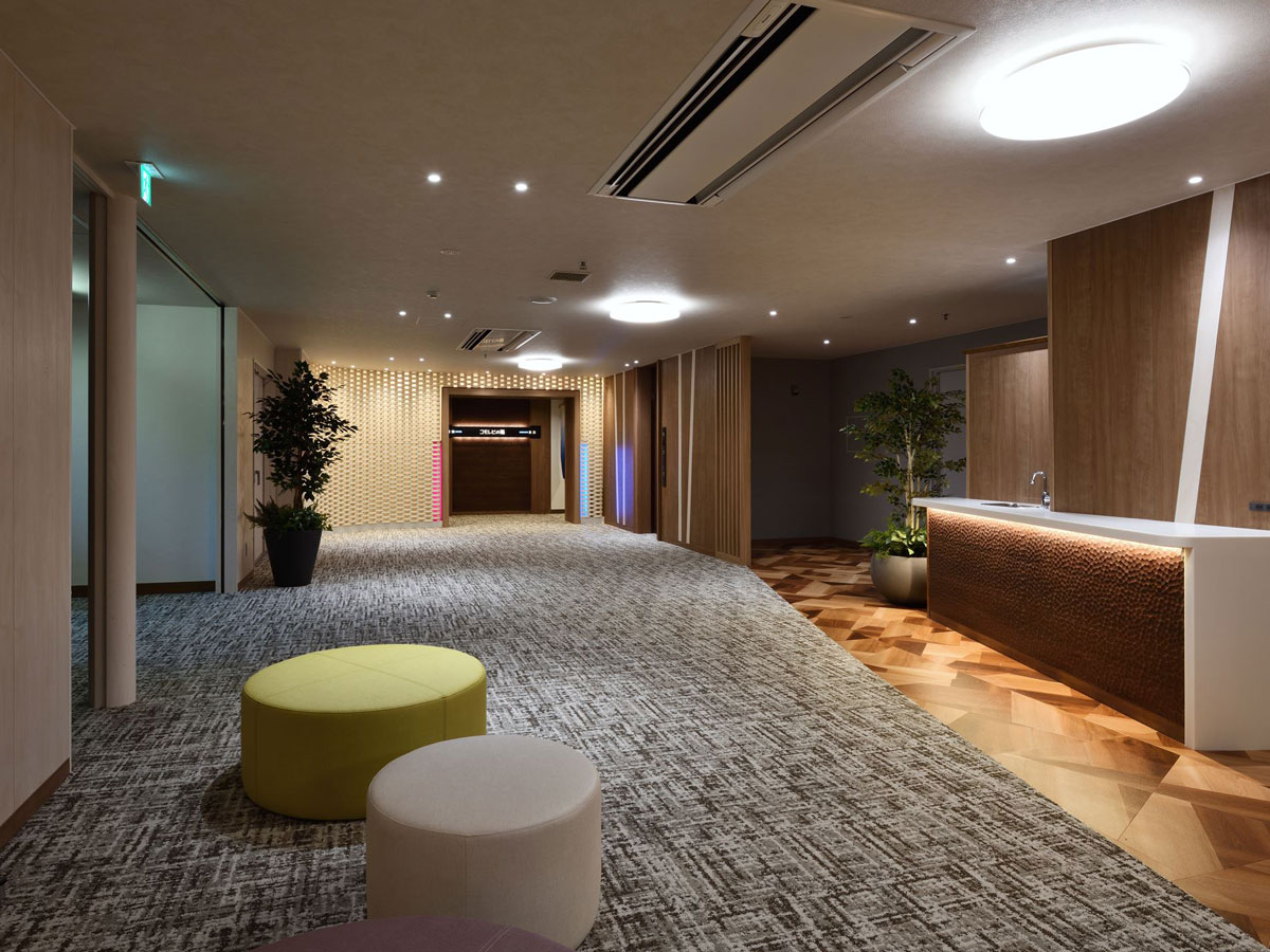 地下１階スパ施設アプローチ